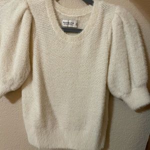 Abercrombie short sleeve, ivory, fluffy sweater.